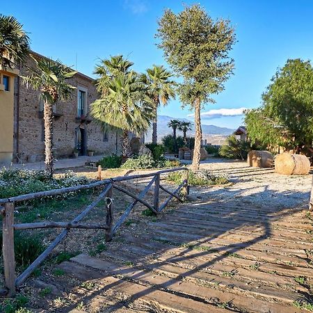 Agriturismo Conte Ruggero Villa Centuripe ภายนอก รูปภาพ