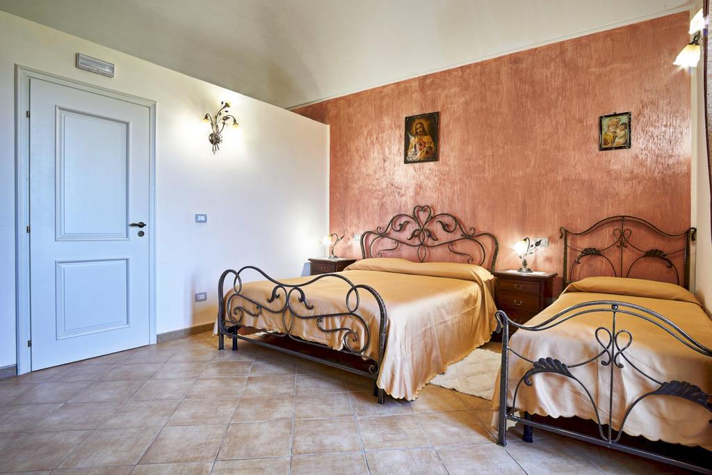 Agriturismo Conte Ruggero Villa Centuripe ภายนอก รูปภาพ